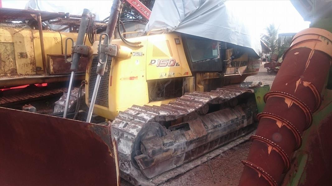 Peças Tratores de Esteira Komatsu e New Holland D150