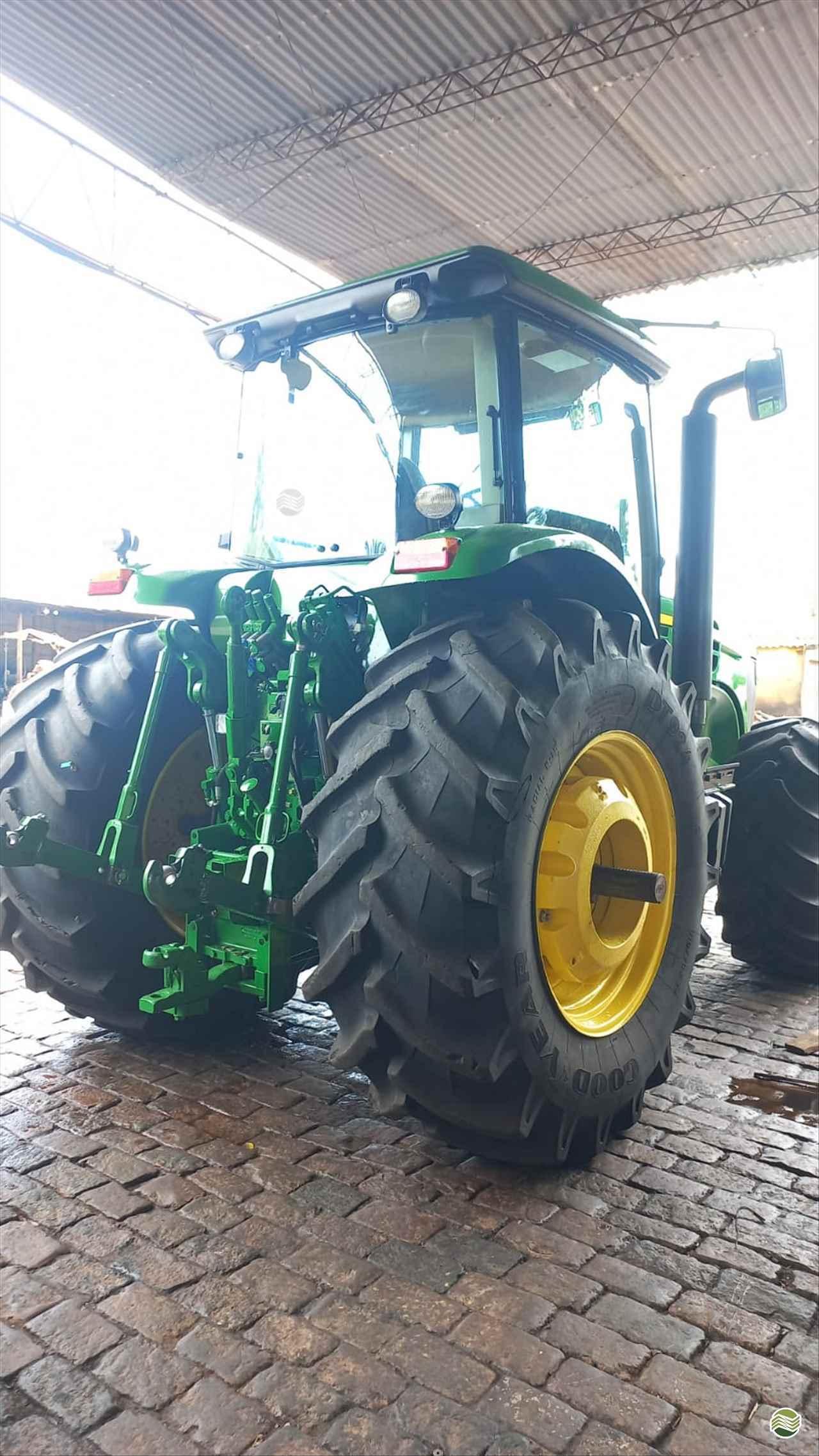 JOHN DEERE 7225