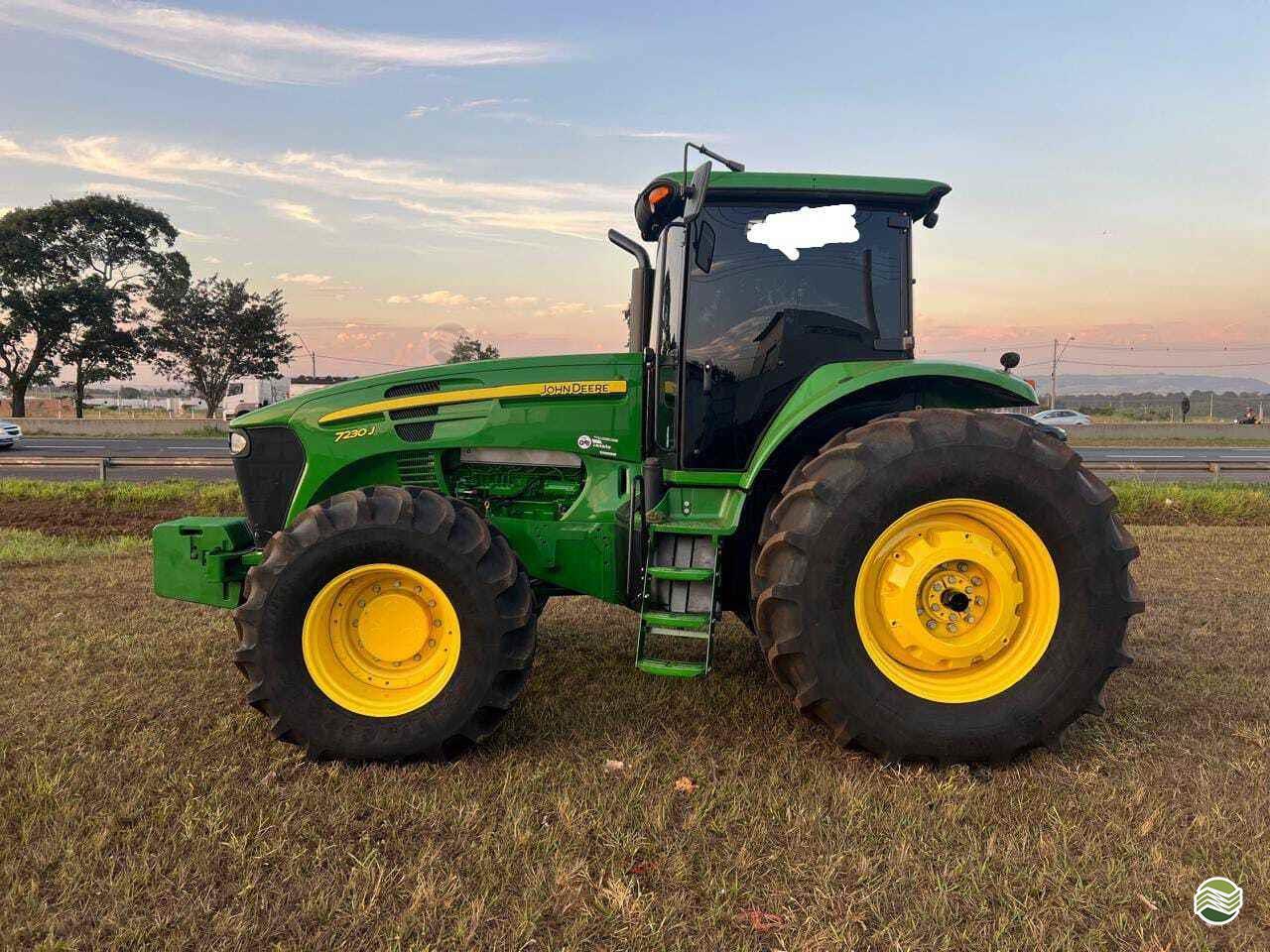 JOHN DEERE 7230