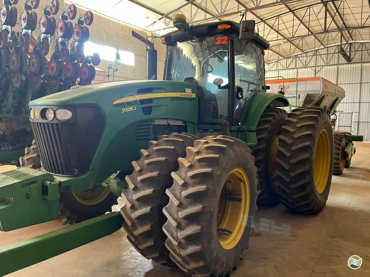 JOHN DEERE 7225