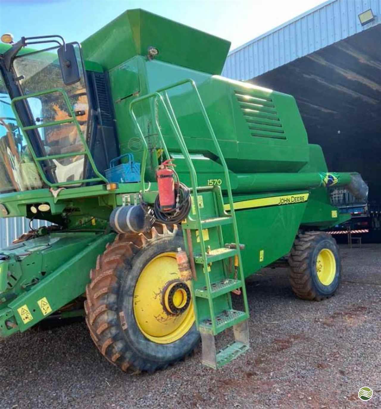 JOHN DEERE 1570