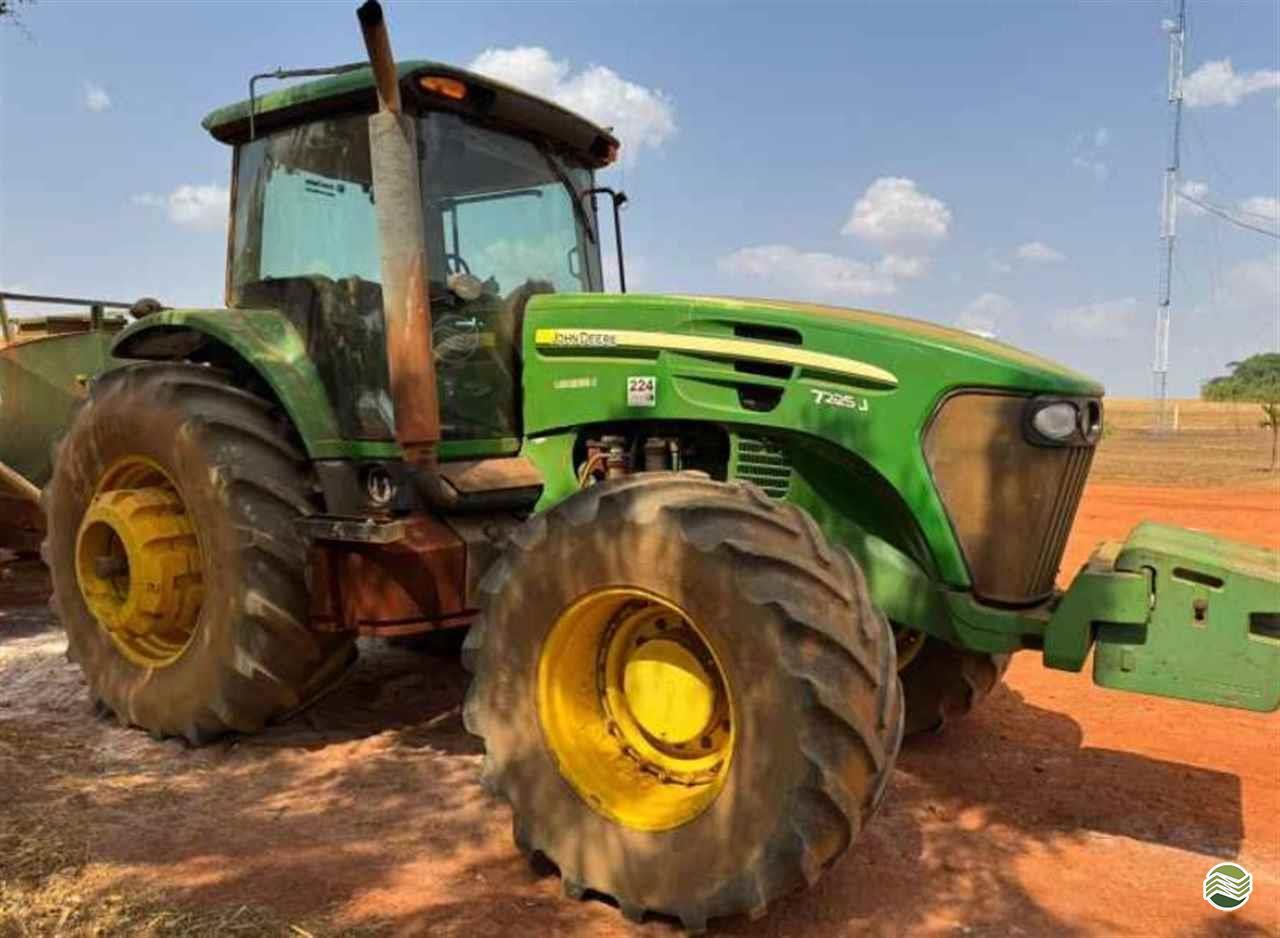 JOHN DEERE 7225