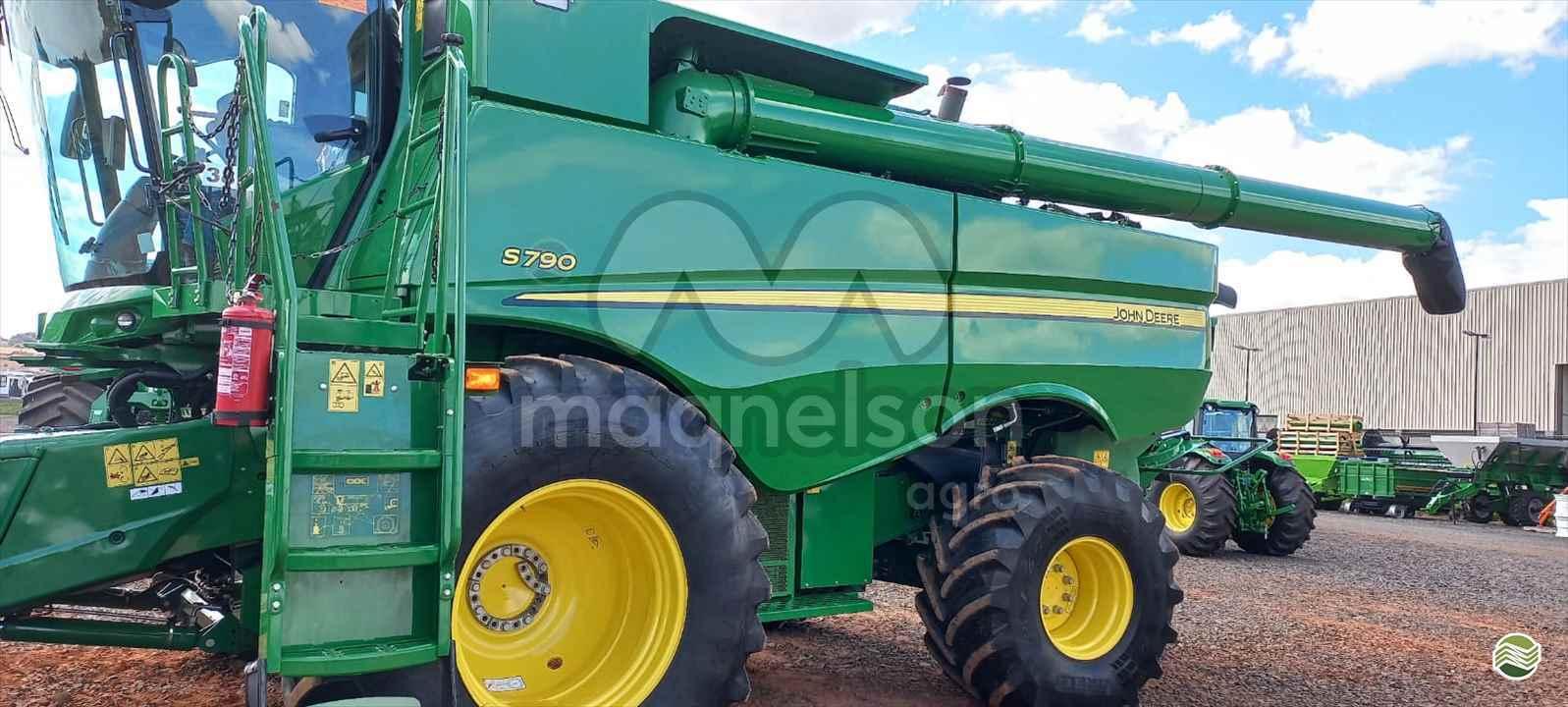 JOHN DEERE S790