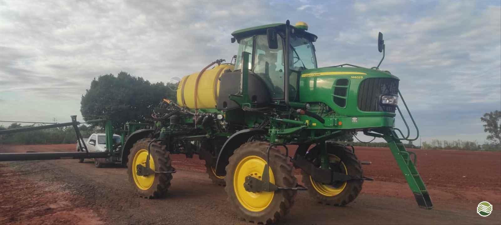 JOHN DEERE M4025