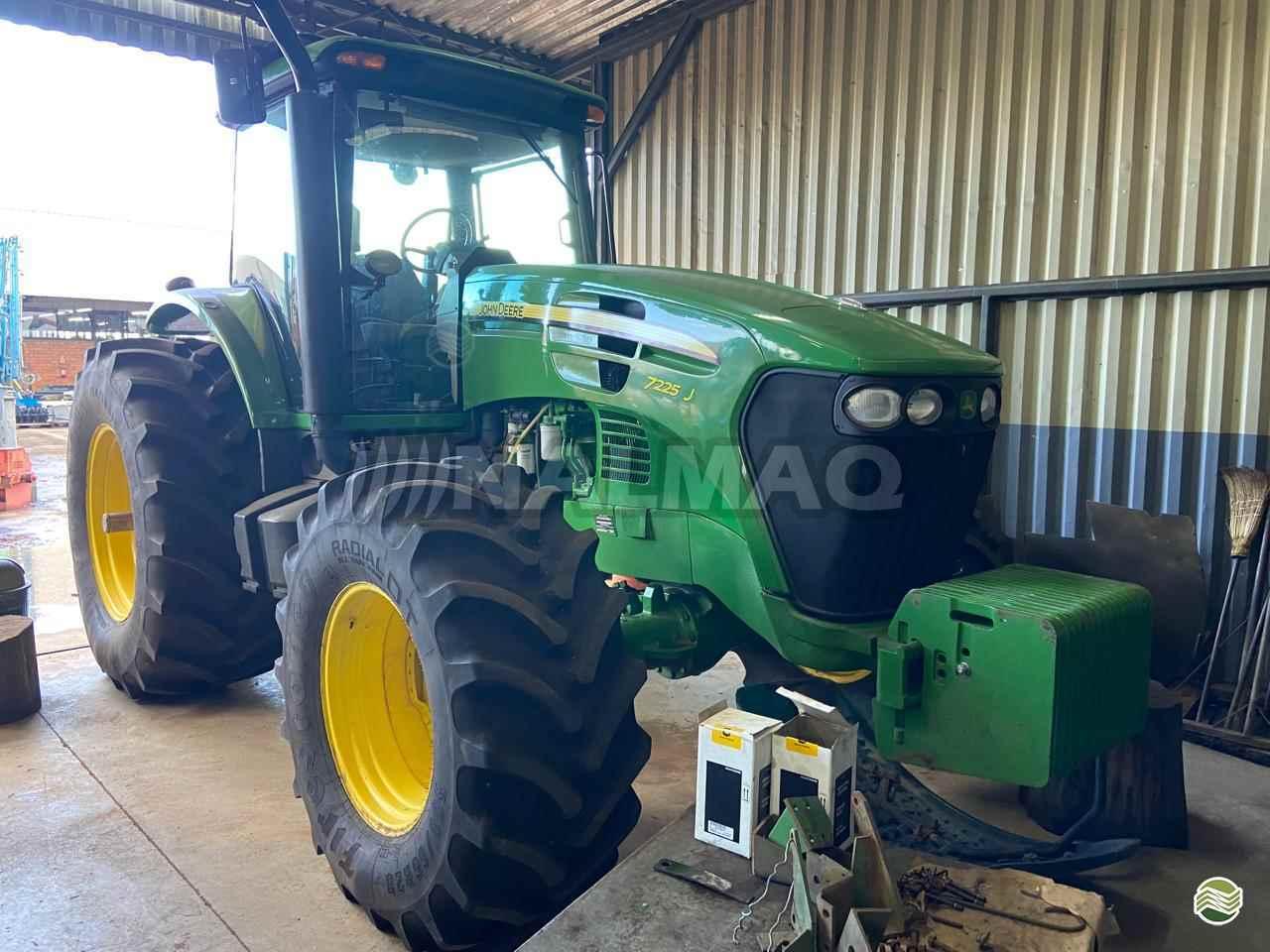 JOHN DEERE 7225