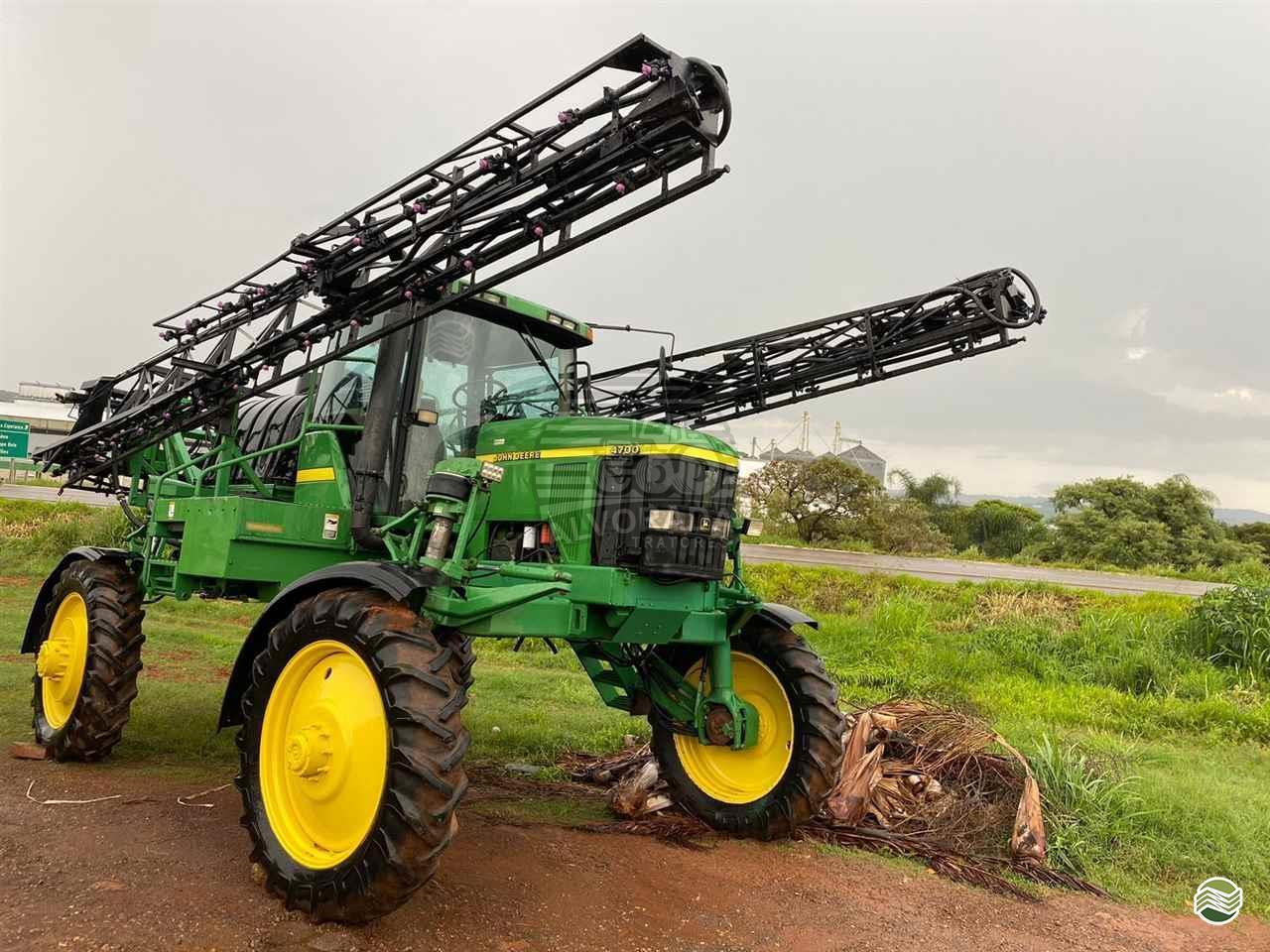 JOHN DEERE 4700