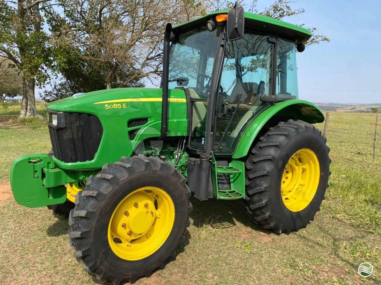 JOHN DEERE 5085