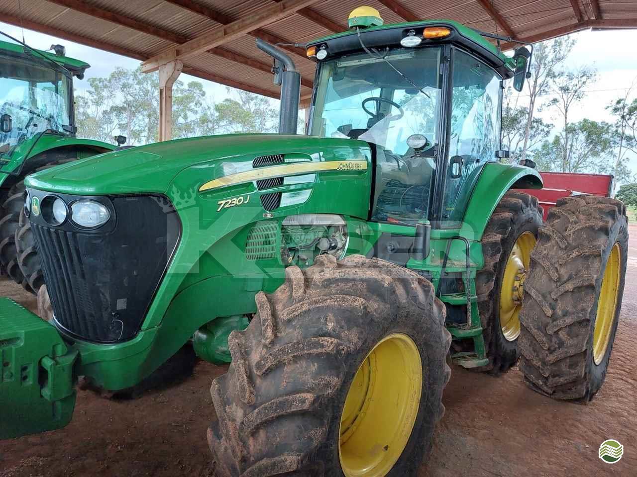 JOHN DEERE 7230