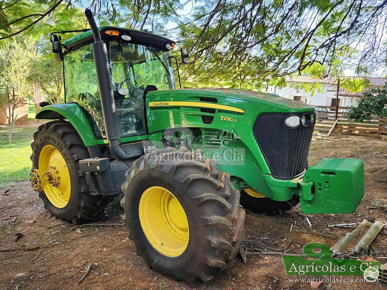 JOHN DEERE 7230