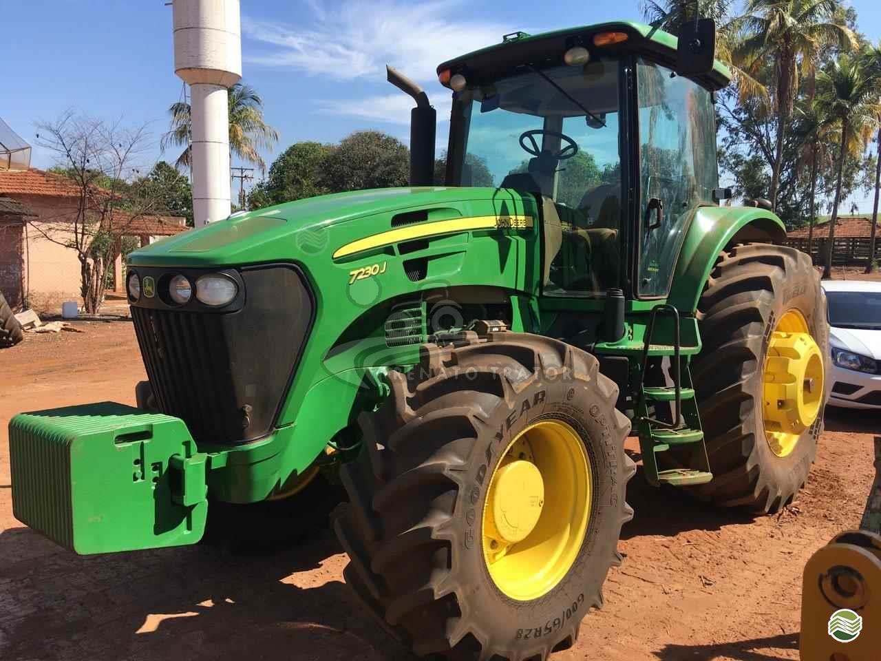 JOHN DEERE 7230