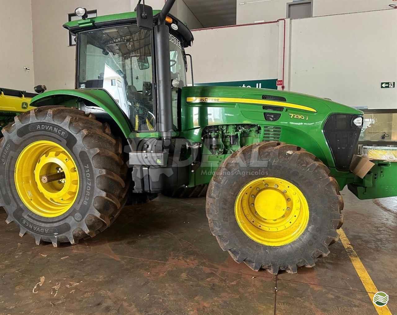 JOHN DEERE 7230 J