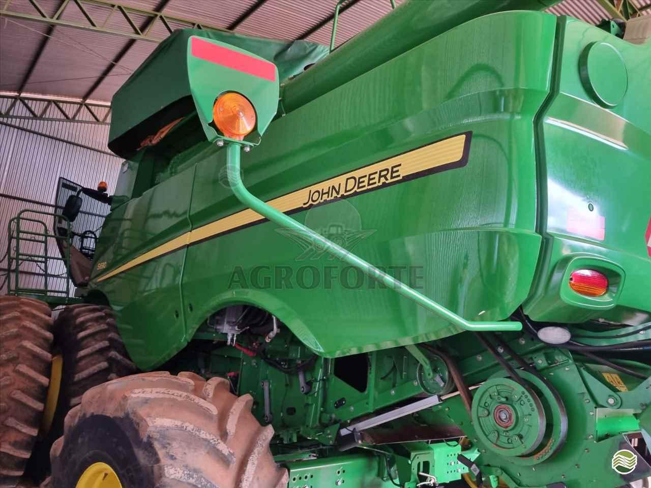 JOHN DEERE S690