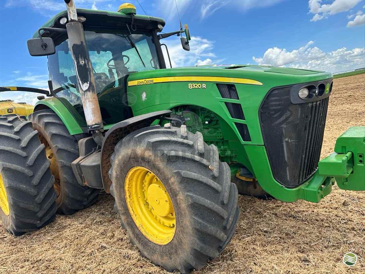 JOHN DEERE 8320