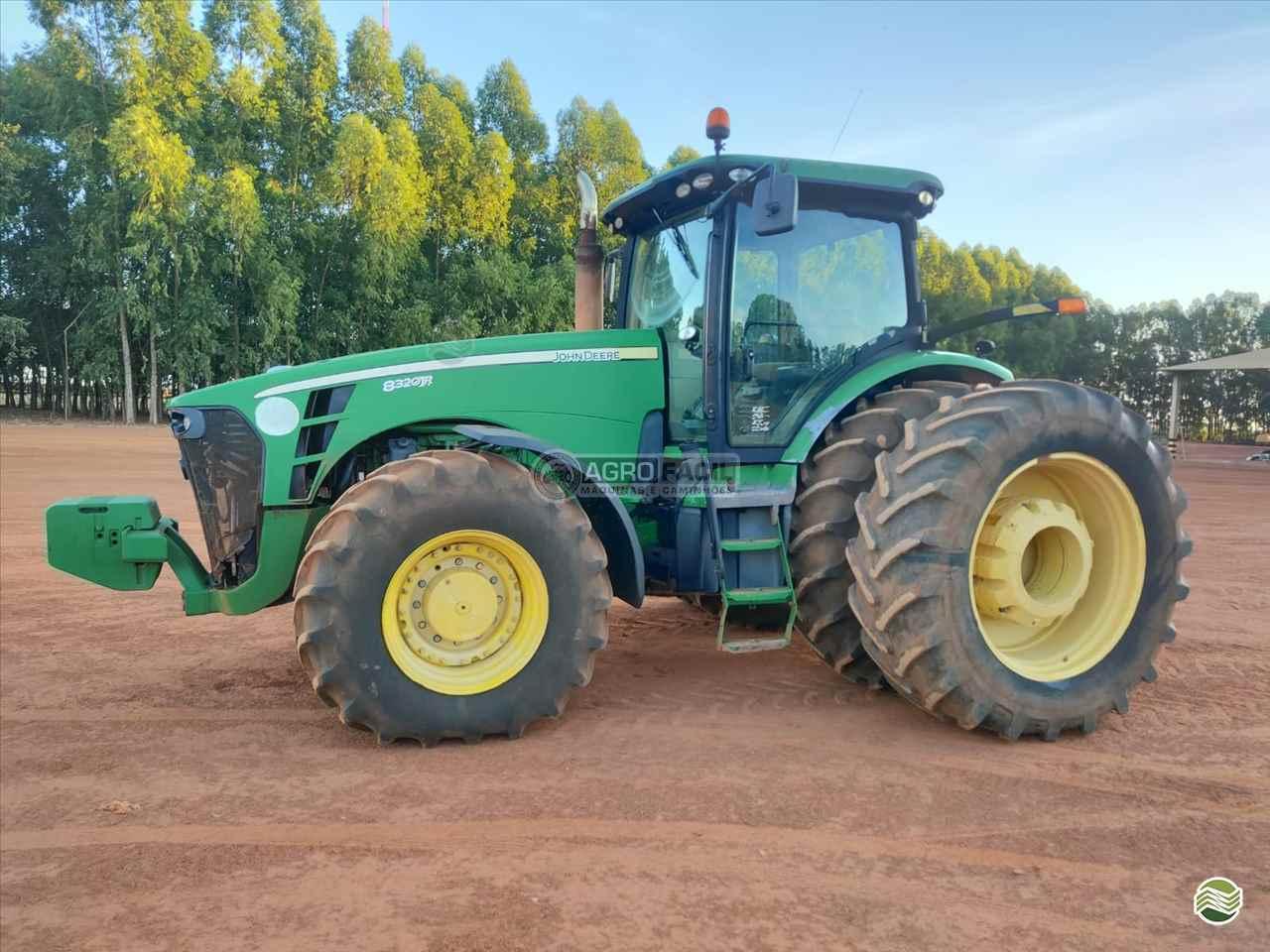 JOHN DEERE 8320