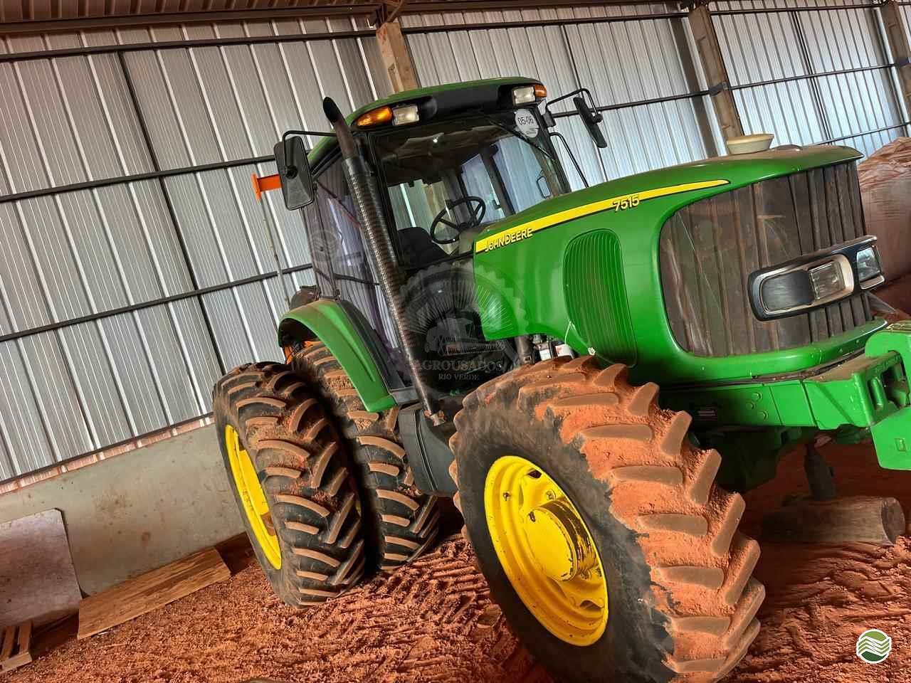 JOHN DEERE 7515