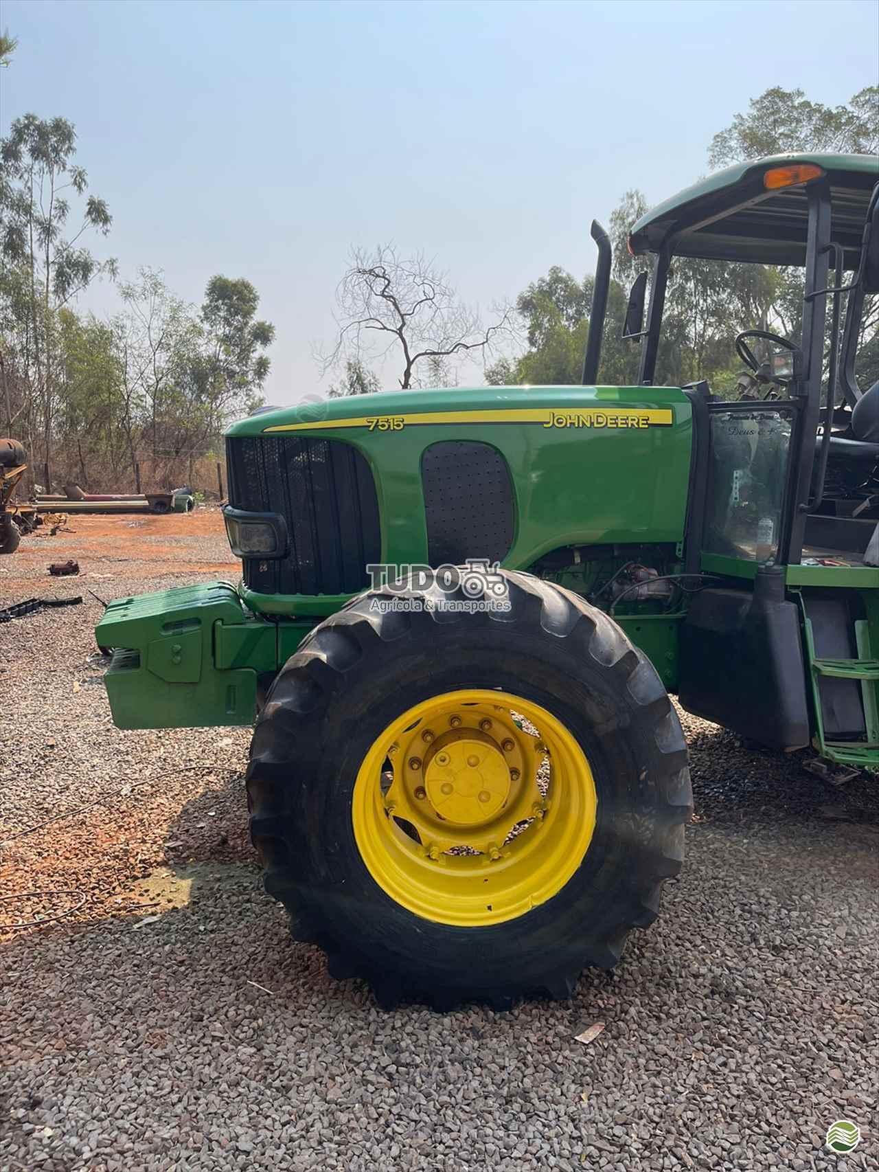 JOHN DEERE 7515