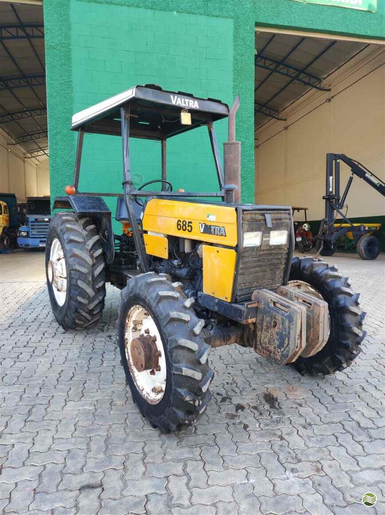 VALTRA 685