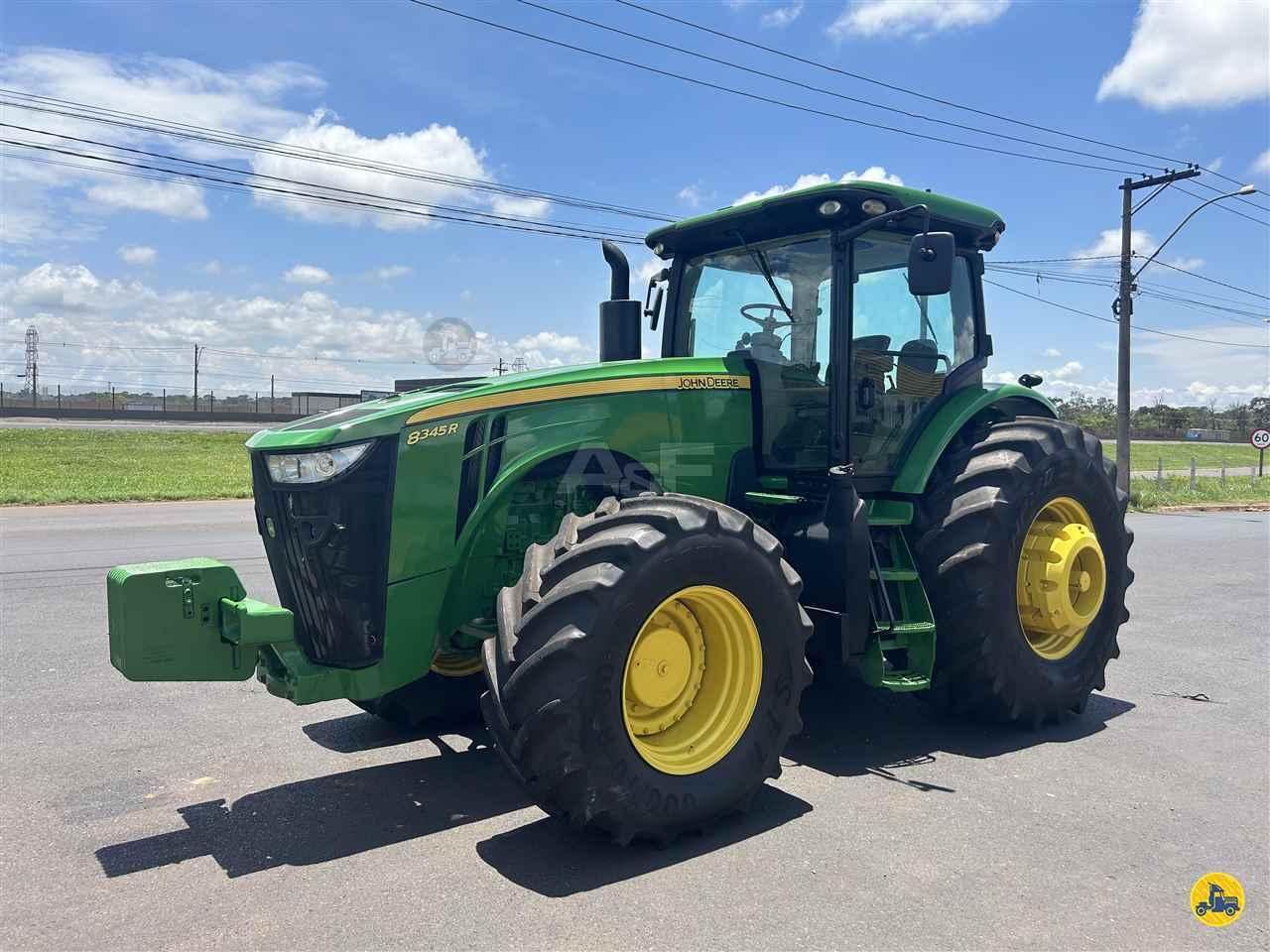 JOHN DEERE 8345 R