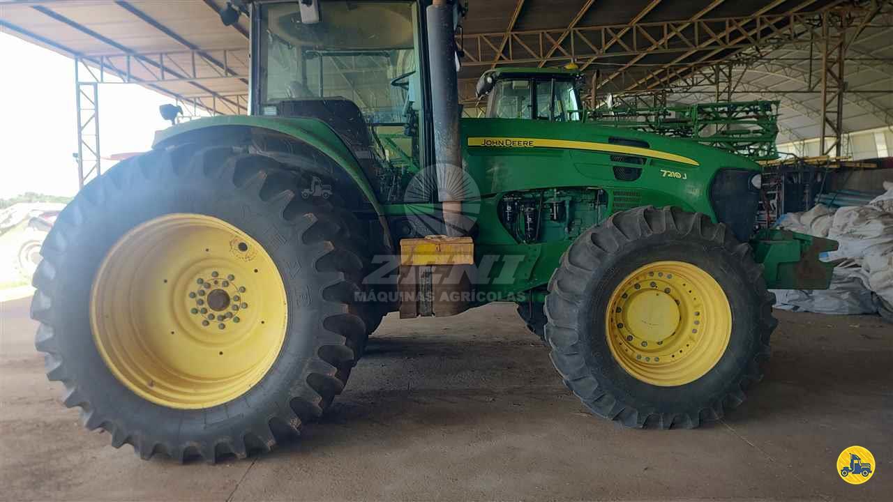 JOHN DEERE 7210